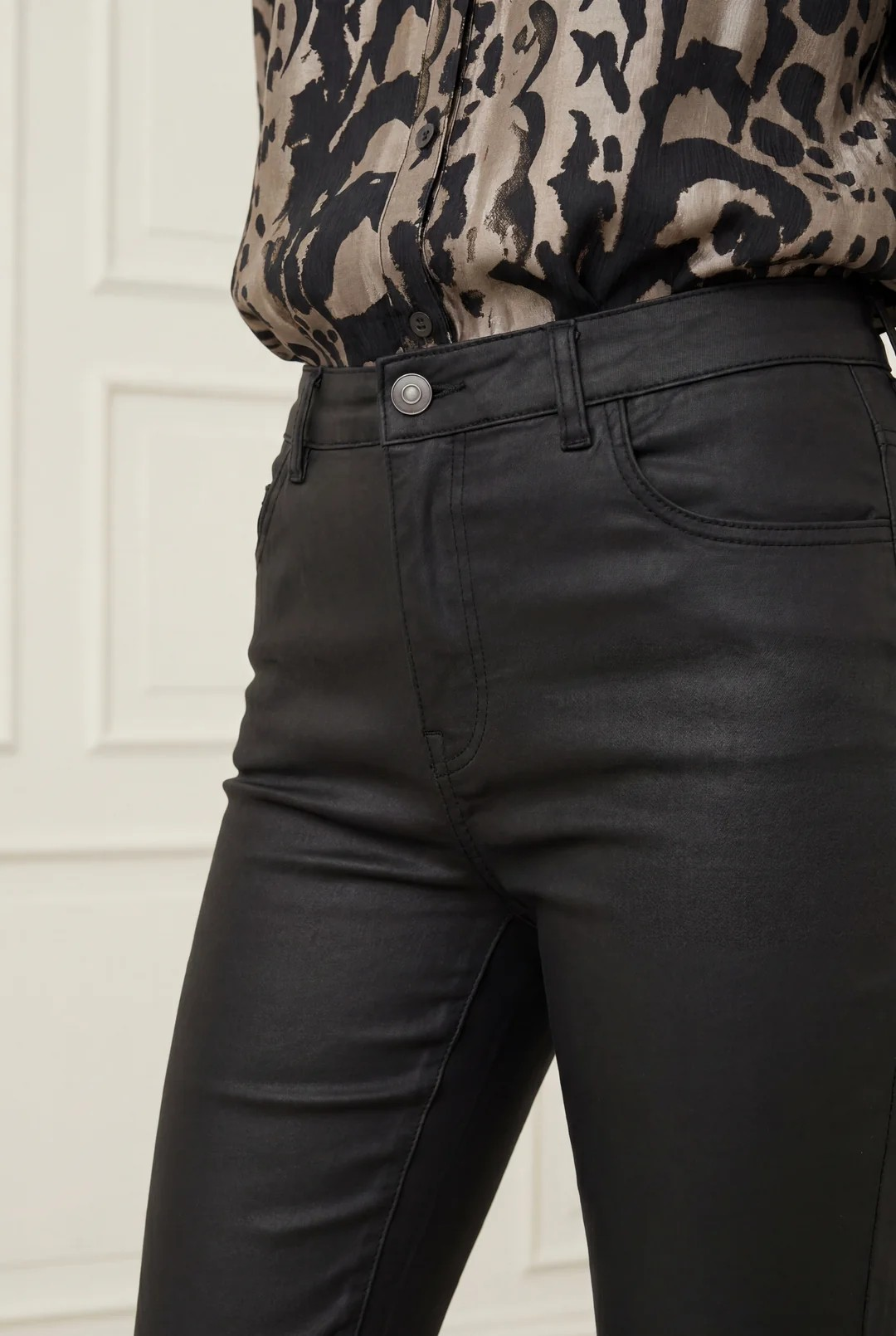 Isay Flare Coated Pant - Black - Isay