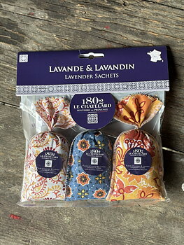 Set med lavendelpåsar
