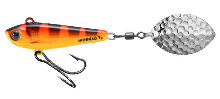 SPINMAD PRO SPINNER 7 g är ett effektivt spinntailbete för dig som vill fiska aktivt och täcka stora vattenområden. Den roterande skeden skapar tydliga vibrationer