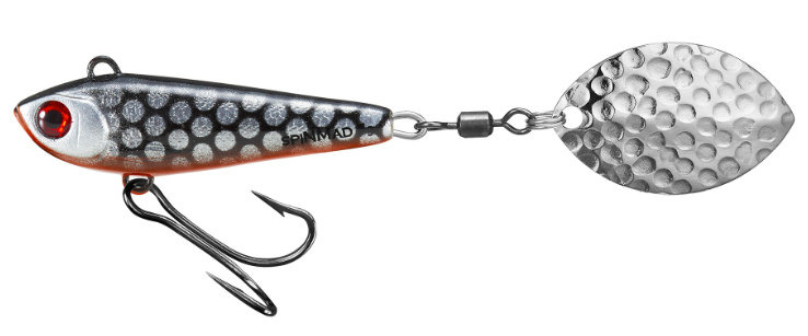 SPINMAD PRO SPINNER 7 g är ett effektivt spinntailbete för dig som vill fiska aktivt och täcka stora vattenområden. Den roterande skeden skapar tydliga vibrationer
