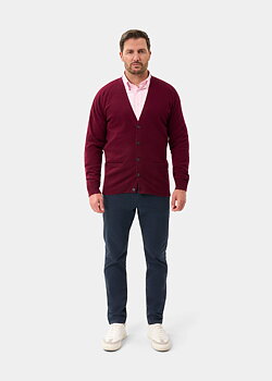 Cardigan 100 % mjuk lammull vinröd från Alan Paine