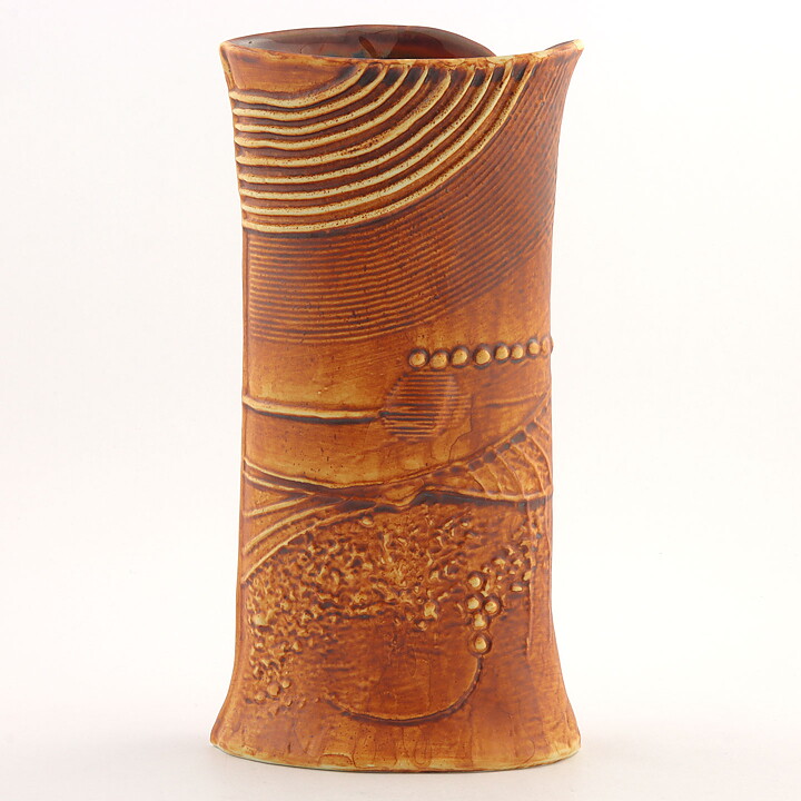 Bertil Vallien (Terra 1978) Brown Hourglass Vase with Relief Decor 22 cm (2)