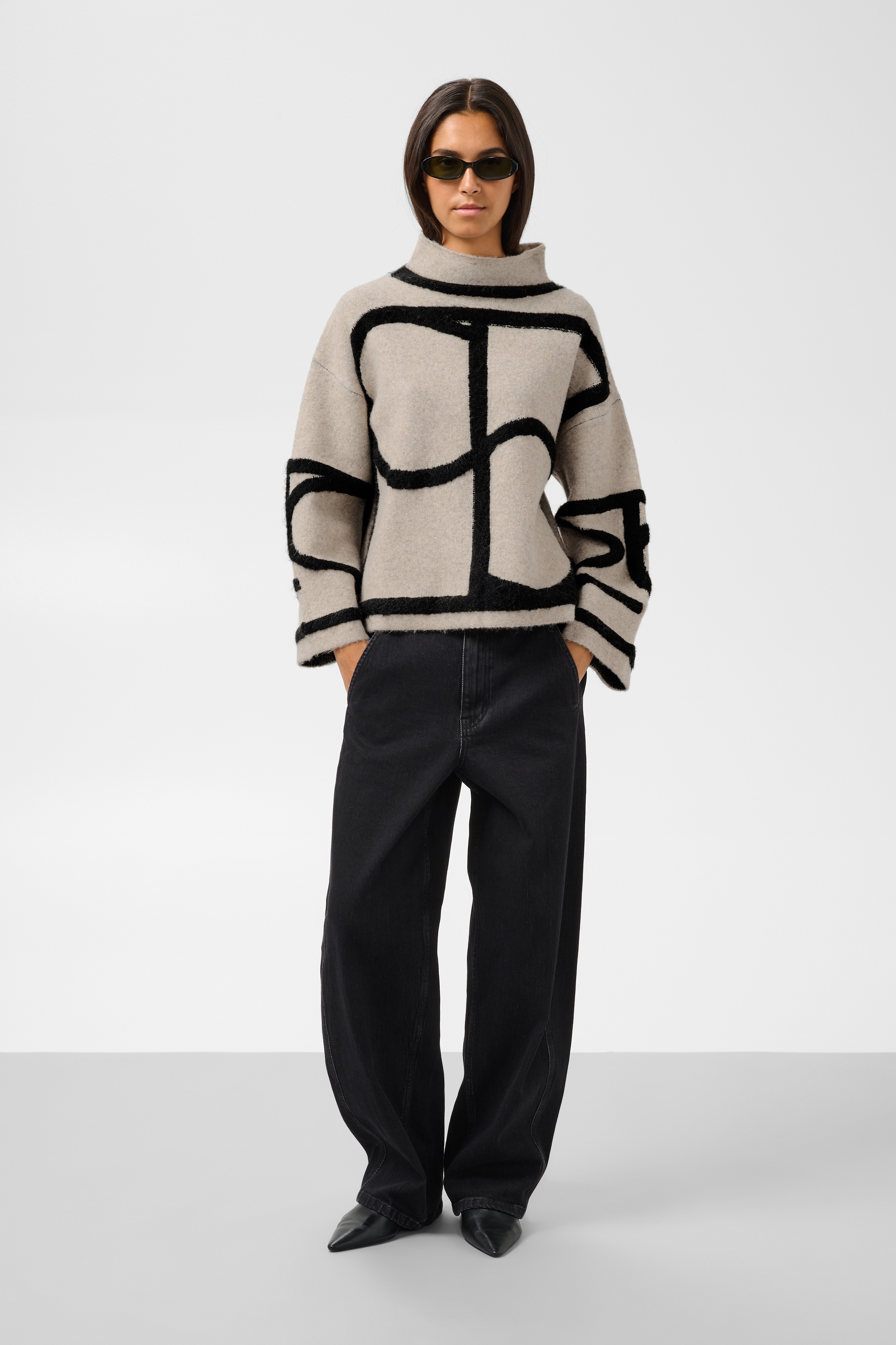 SLSorea Mono Pullover Beige w Black monogram - 4