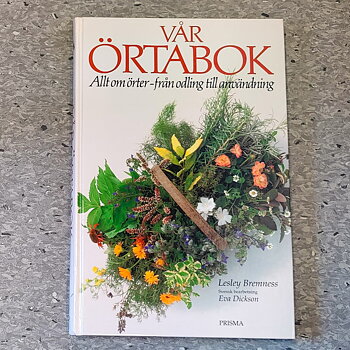 Vår Örtabok av Lesley Bremness och Eva Dickson