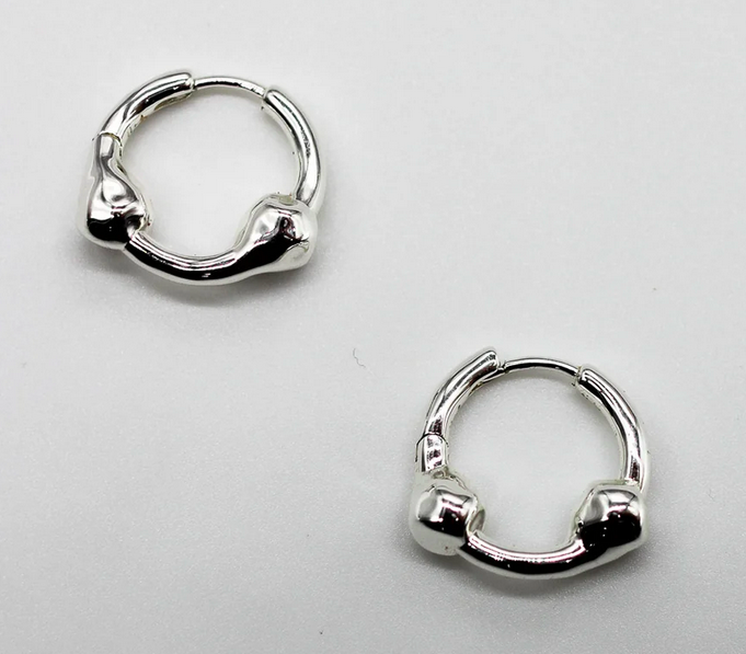 Hammered Ball Hoop Örhängen Liten - Silver