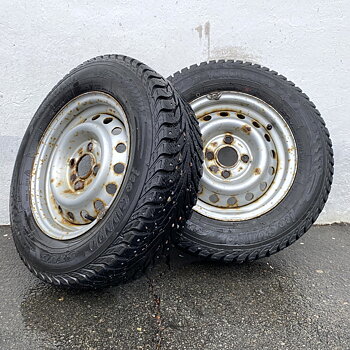 Kompletta Vinterhjul DUBB 2 st | SLÄP 4x100 5x13 ET30 57.1 + 175/70 R13 82T Yokohama Ice Guard Stud | V26-2010 | 7.7 mm | 7.7 mm