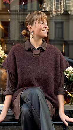 BJOERK knitted v-neck vest - Coffee