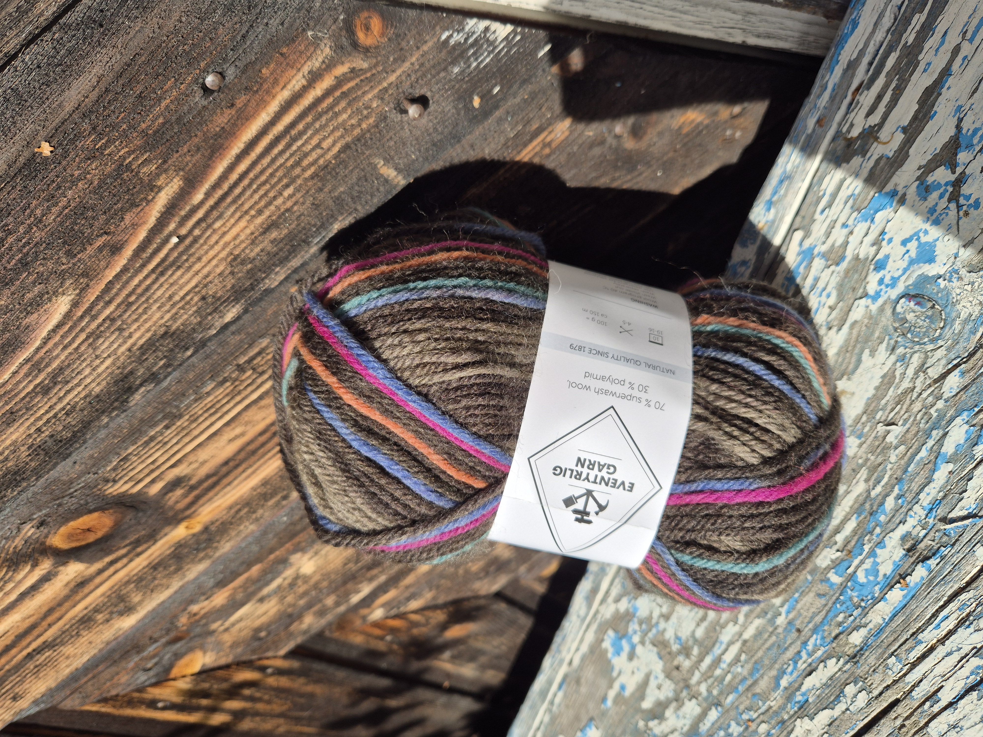 Eventyrligt garn 7619 Mokka striper 100gr Dale garn