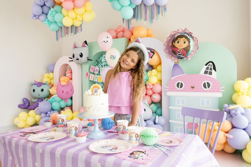 Gabby's Dollhouse folieballong med rosa volang på kalas