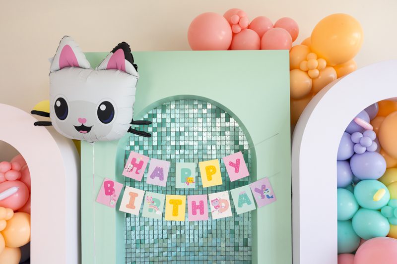 Happy Birthday girlang till Gabby's Dollhouse kalas