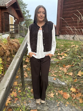 Jacqueline de Yong - Eira Väst Brun