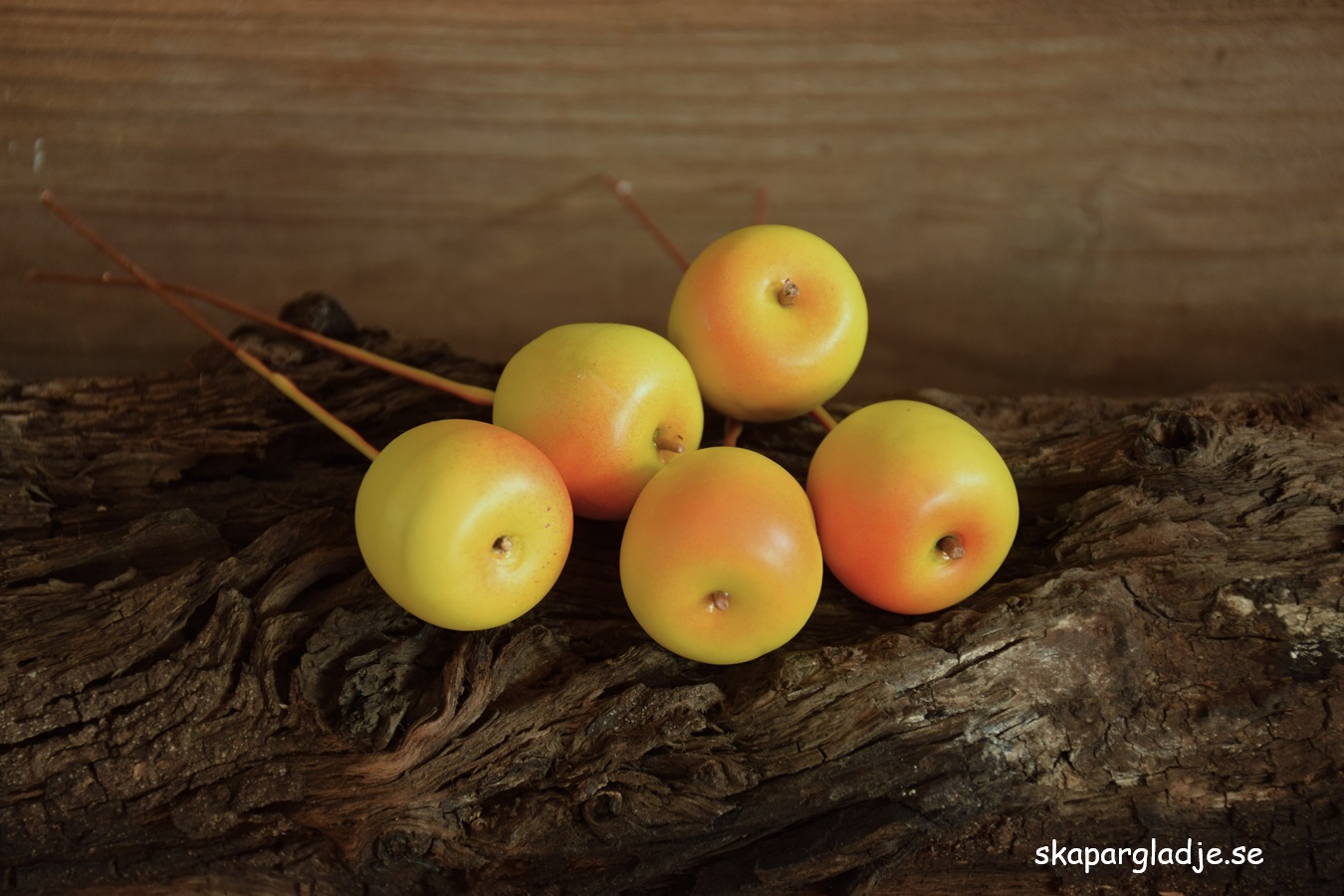 Äpple Sticks Gul-orange-röda Nyanser 25mm St/Förp. Pris från