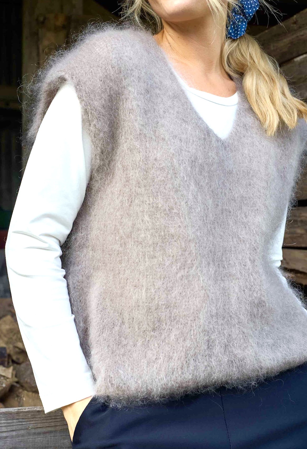 BJOERK knitted v-neck vest - Taupe - 3