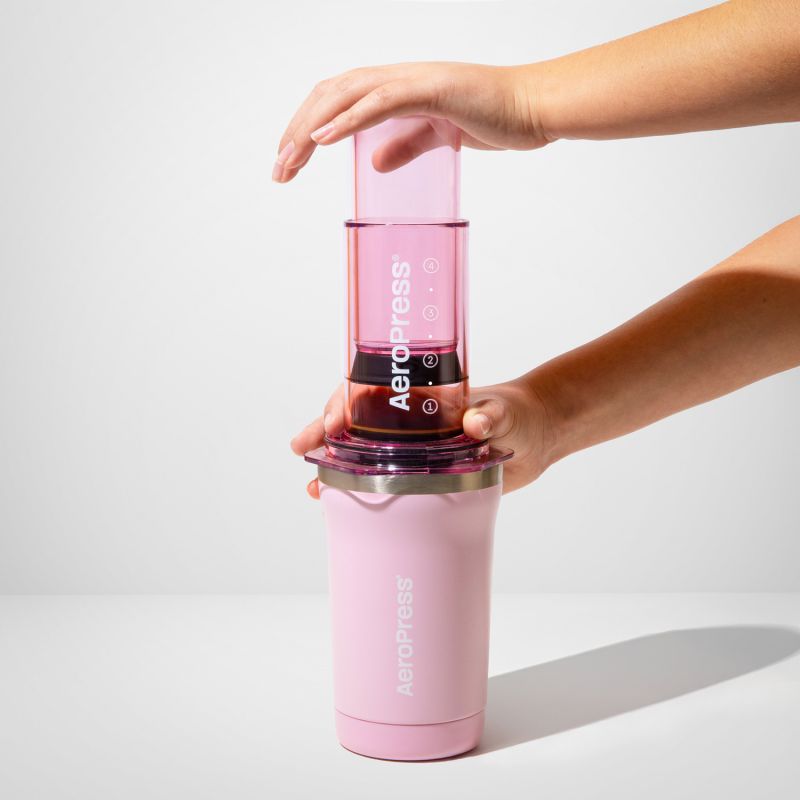 Aeropress GO PLUS - PINK - Kaffepress med behållare - 5