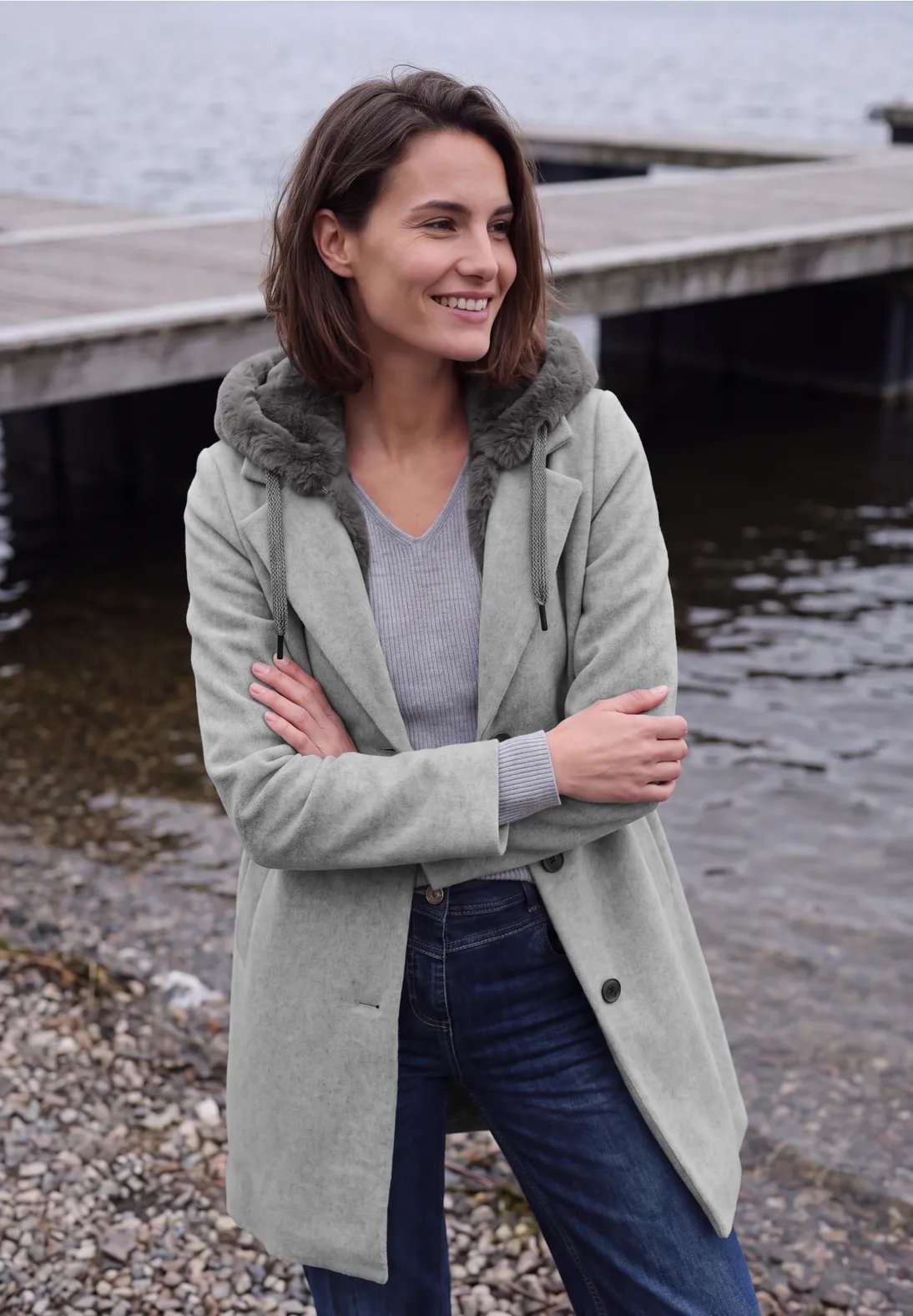 Wool Revers Coat w Fur Inlay - Cecil