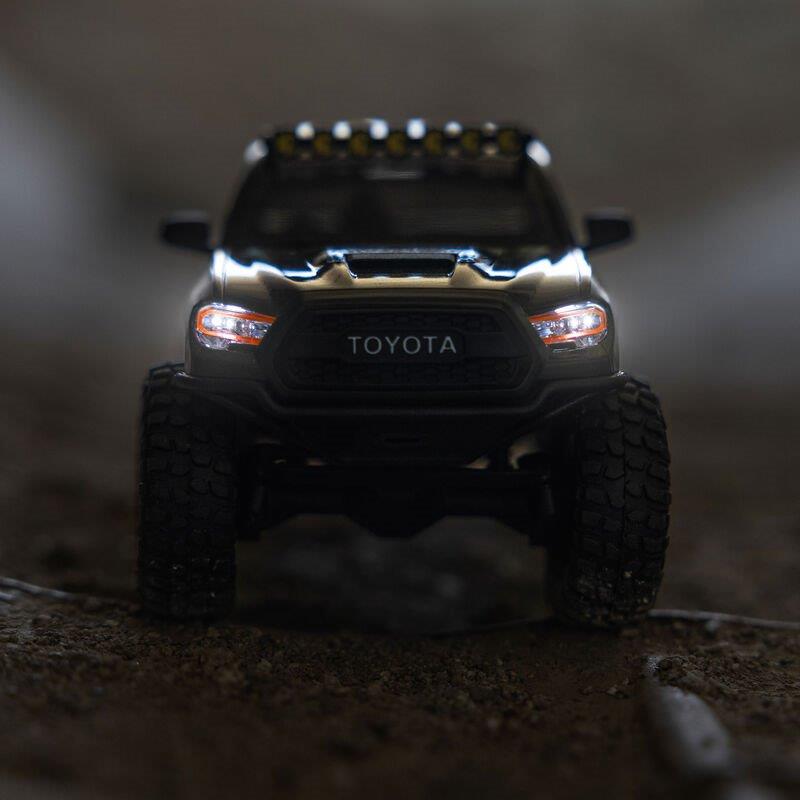 AXIAL 1/30 Axial SCX30 Toyota Tacoma (Battery & Charger Included) Green - 10