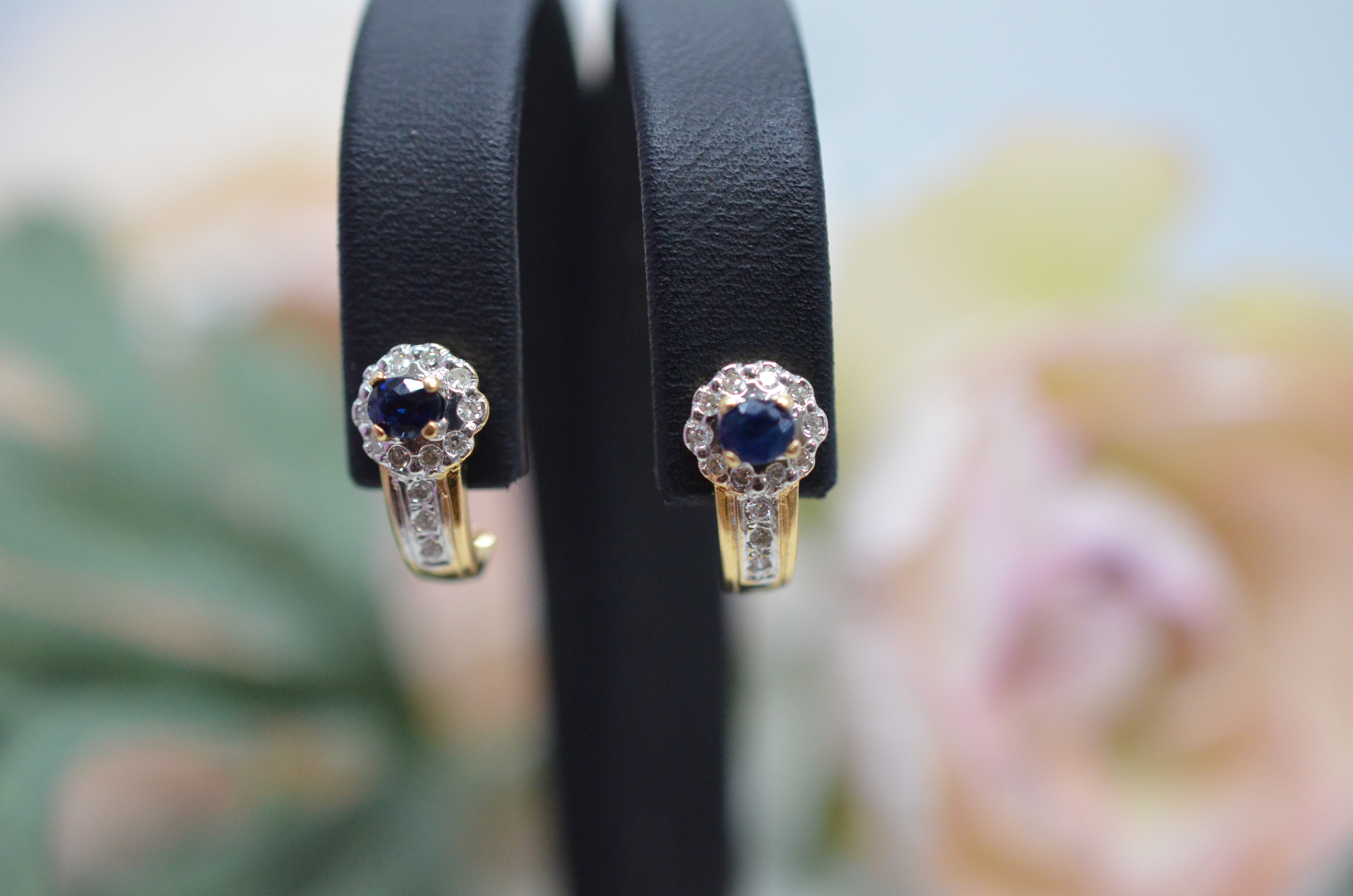 Second Hand 18k örhängen med safir och diamanter