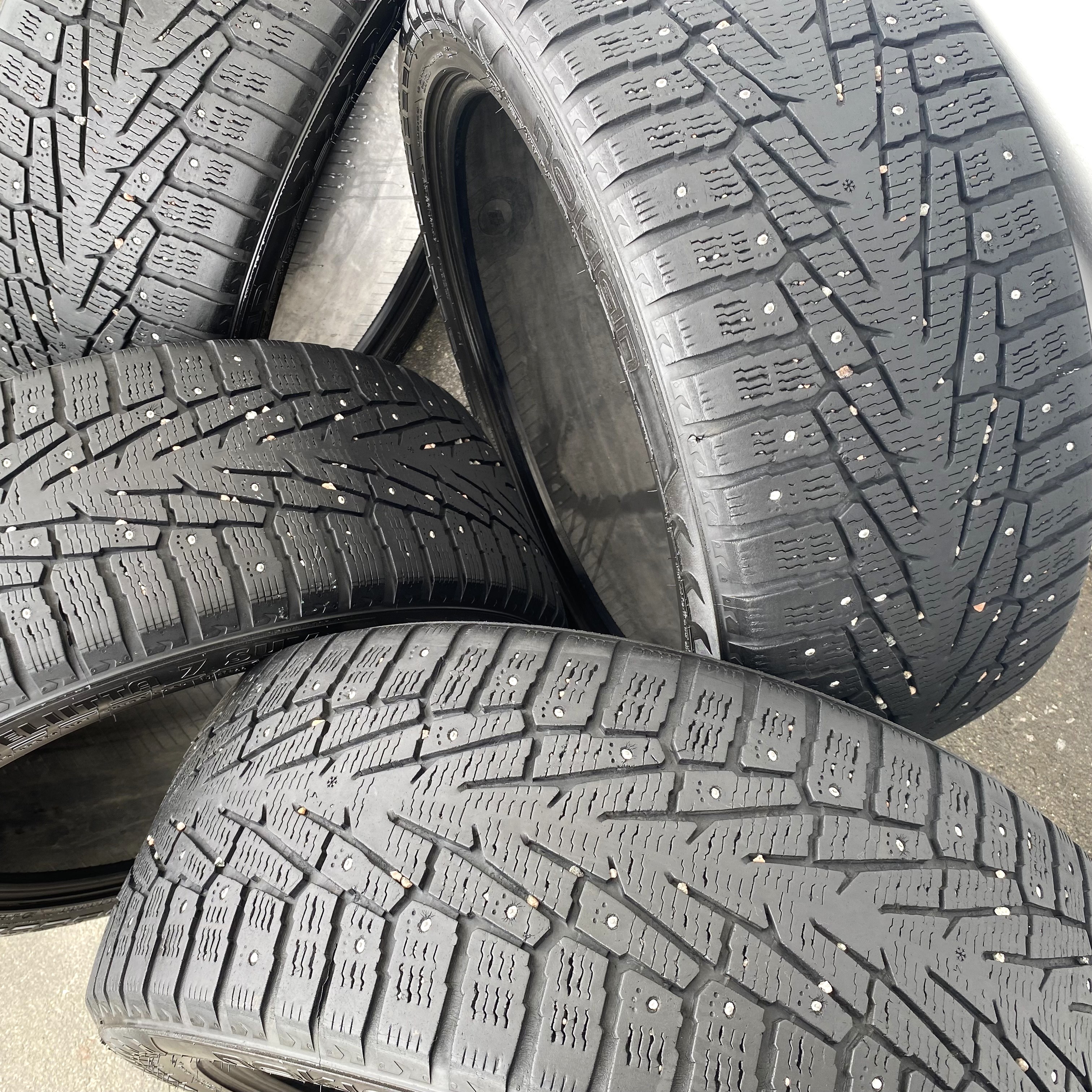20" BEGAGNADE VINTERDÄCK DUBB | 4 st 275/45 R20 110T XL Nokian Hakkapeliitta 7 SUV | V38-2012 | 6mm | 6mm | 6mm | 6mm | CO-4 - 3