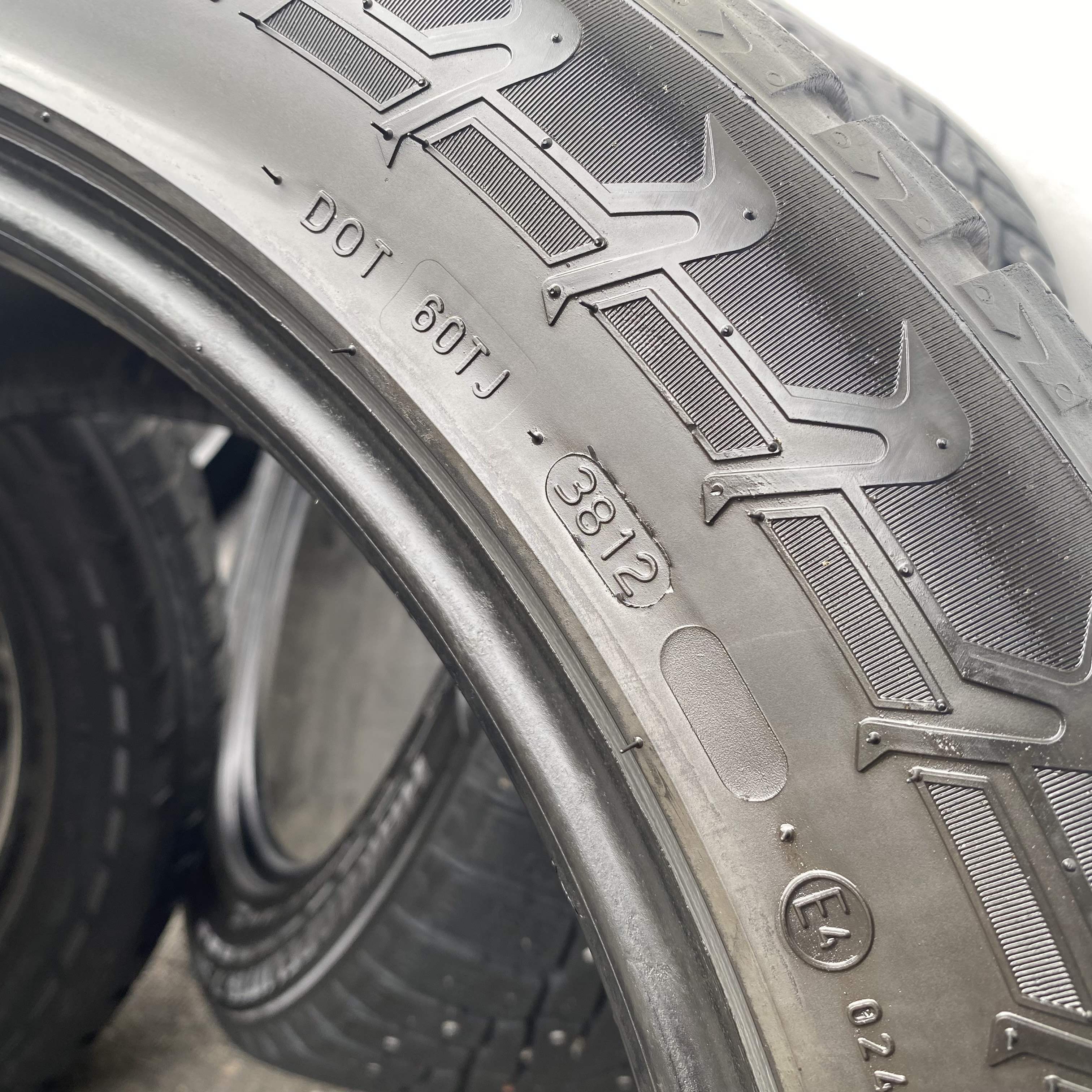 20" BEGAGNADE VINTERDÄCK DUBB | 4 st 275/45 R20 110T XL Nokian Hakkapeliitta 7 SUV | V38-2012 | 6mm | 6mm | 6mm | 6mm | CO-4 - 5