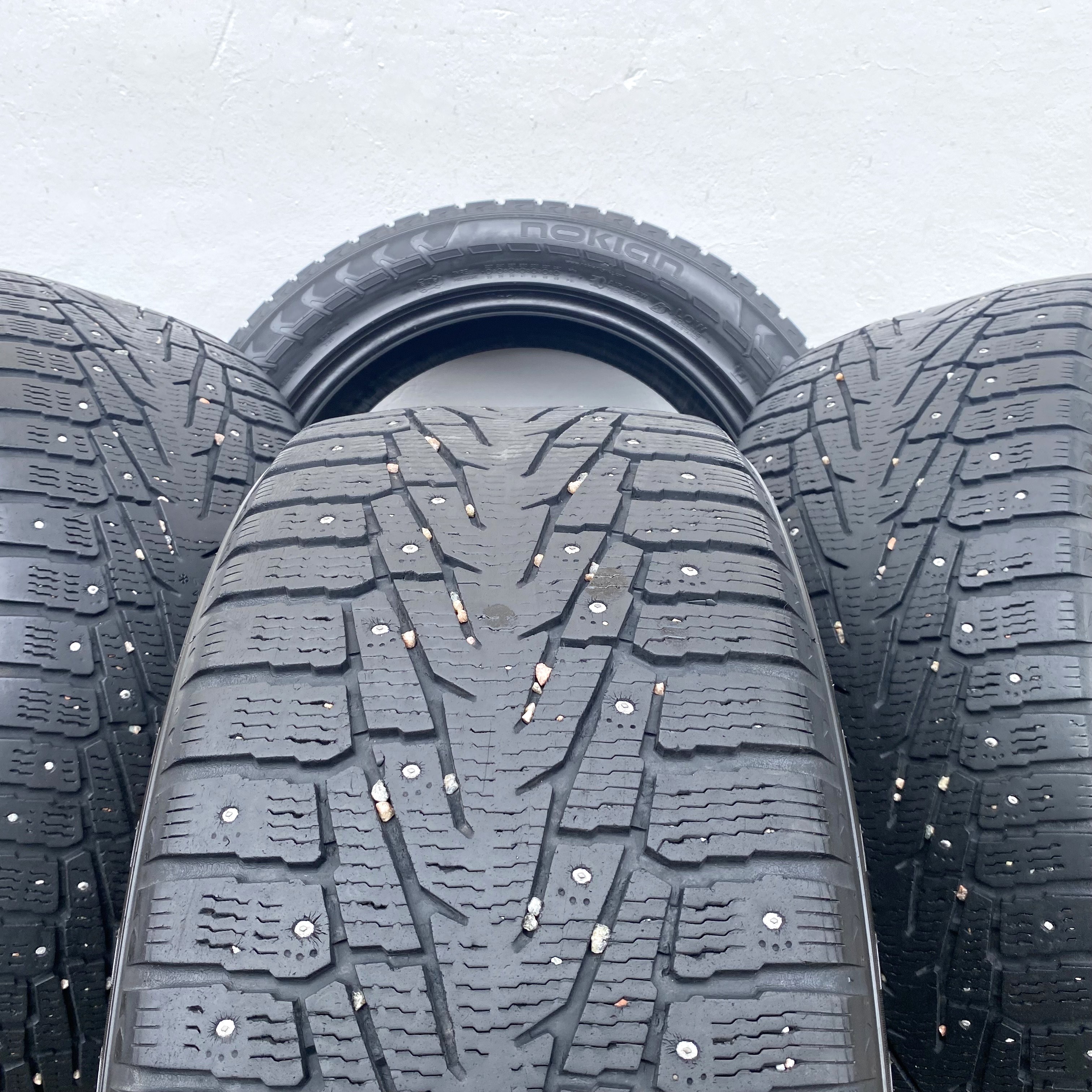 20" BEGAGNADE VINTERDÄCK DUBB | 4 st 275/45 R20 110T XL Nokian Hakkapeliitta 7 SUV | V38-2012 | 6mm | 6mm | 6mm | 6mm | CO-4 - 4