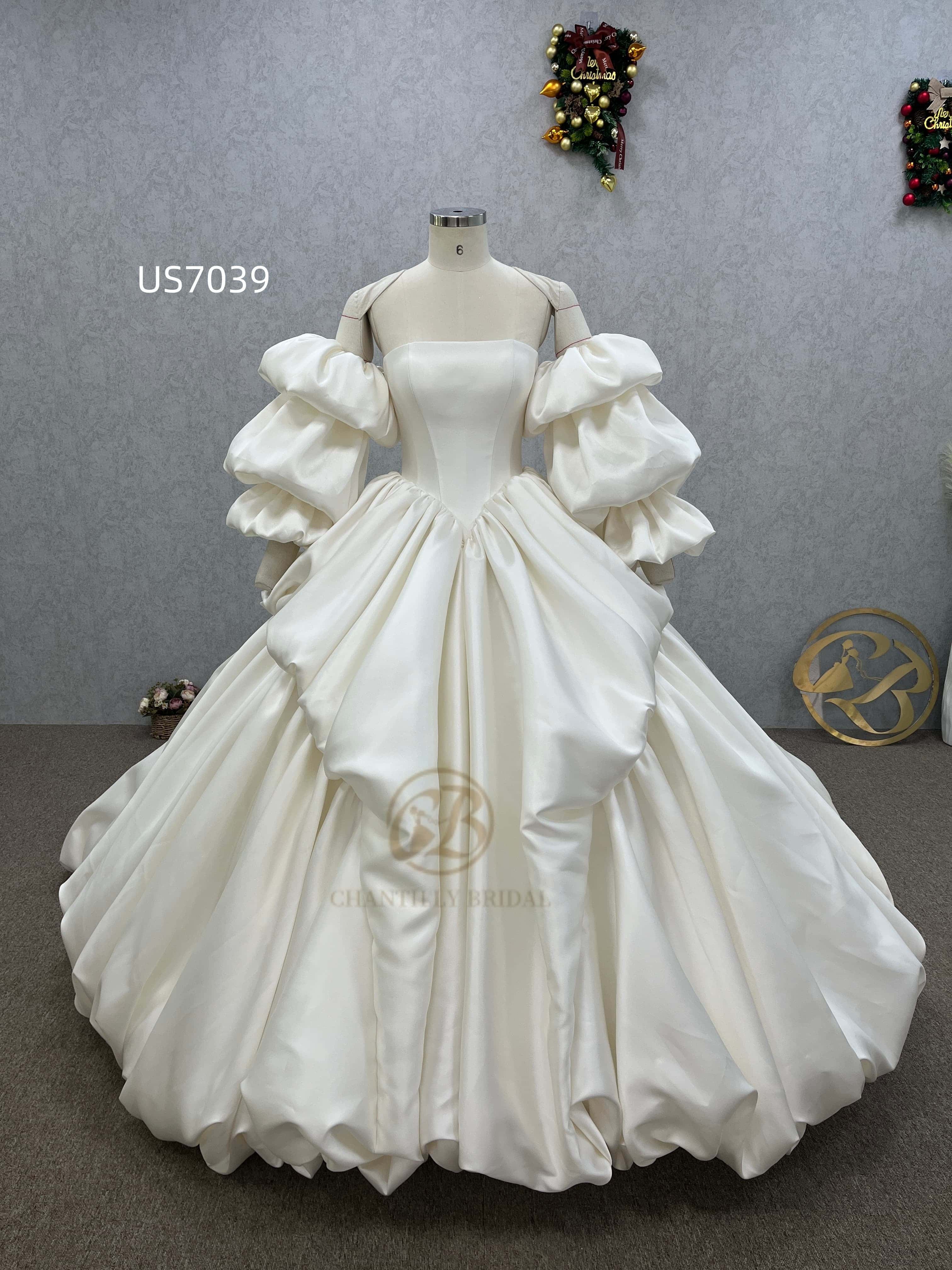Chantilly Bridal  US7039