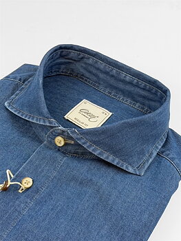 Skjorta denim. Från  Oscar Of Sweden 