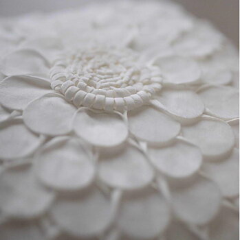 Kuddfodral Artflower vit sammet  shabby chic lantlig stil Gårdsromantik