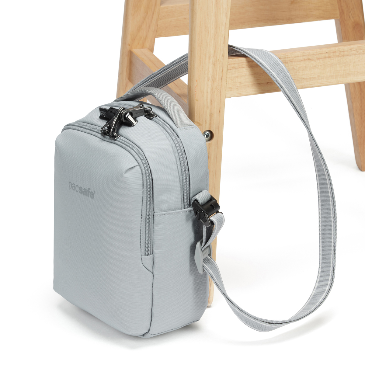 Stöldsäker axelremsväska - PACSAFE V Companion Crossbody Bag Digital Grey - 5