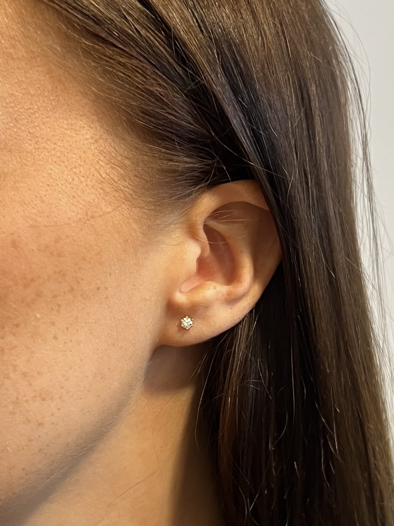 Örhängen syntetisk diamant 0,10 ct guld 18 karat 