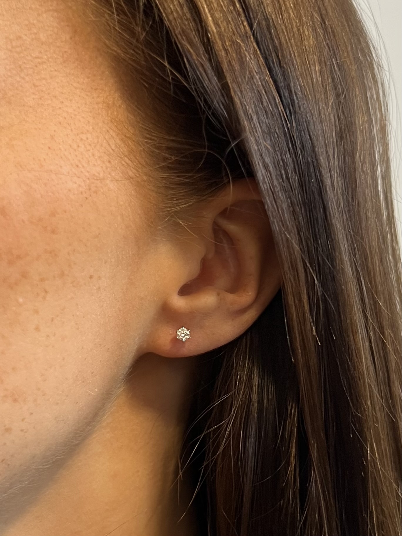Örhängen syntetisk diamant 0,10 ct vitguld 18 karat 
