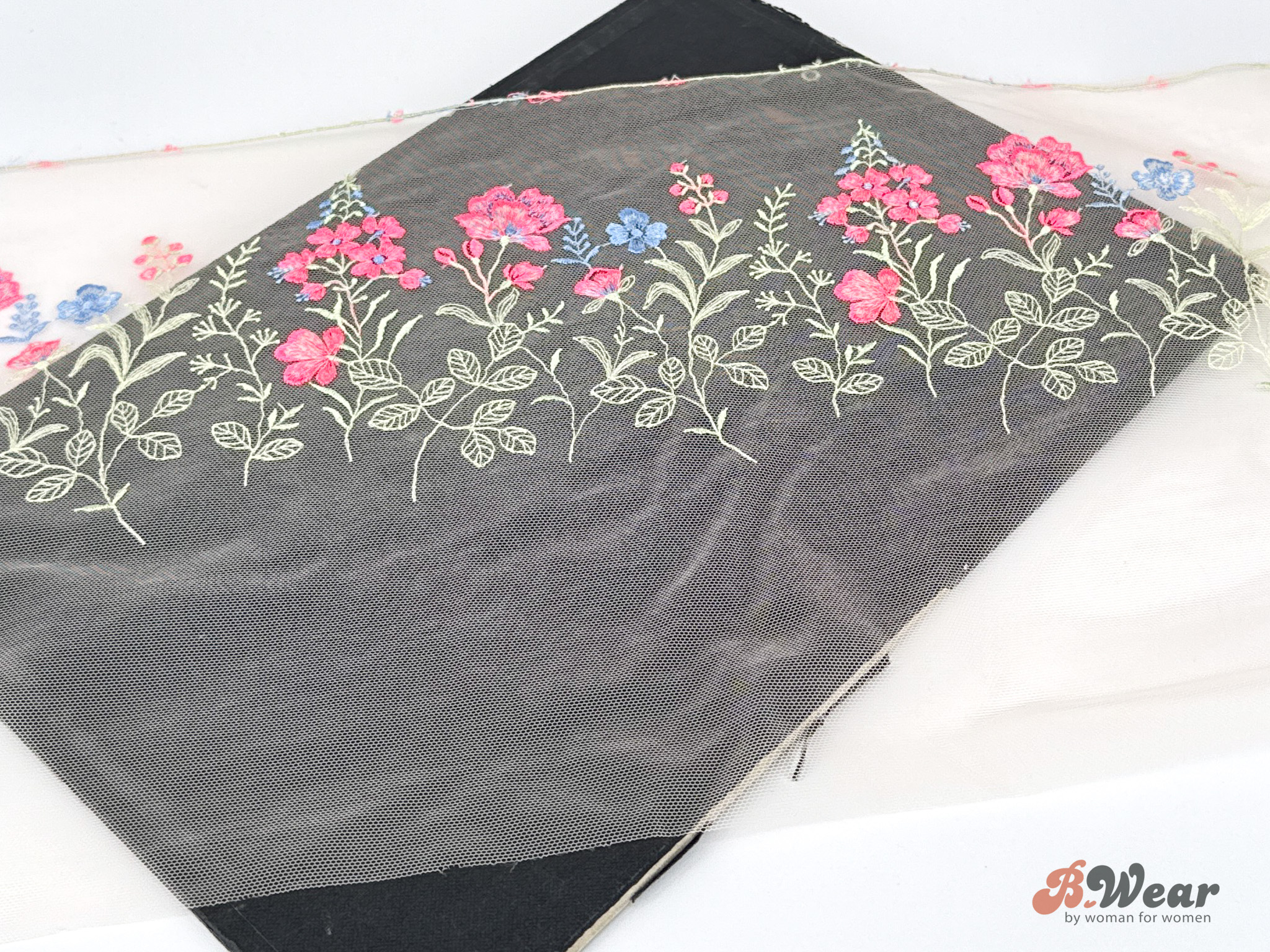 Beige stum spets med broderade blommor - 27 cm - 2