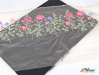 Beige stum spets med broderade blommor - 27 cm