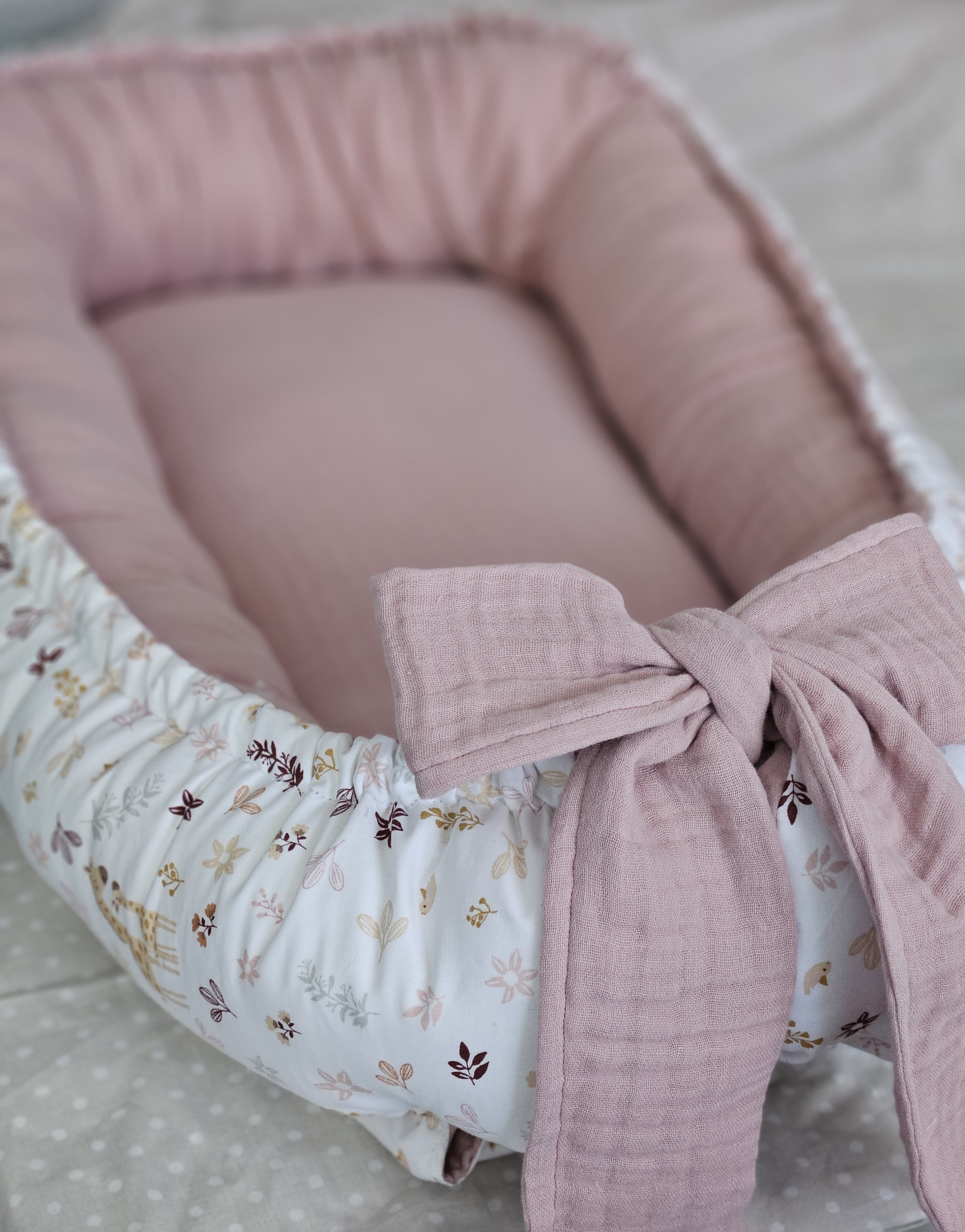 Babynest rosa med giraff och blommor- Färdigsydd - 4