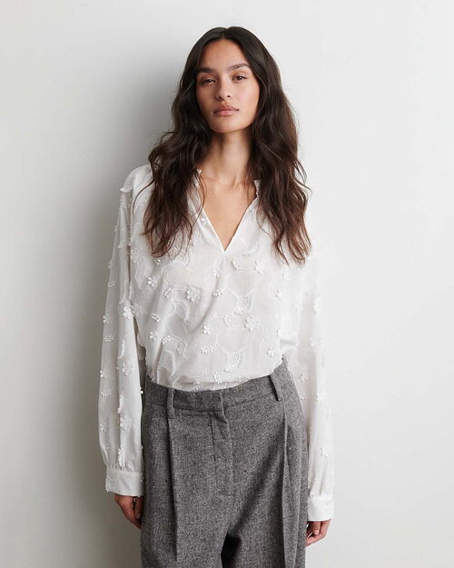 Blus Rosali broderade blommor offwhite