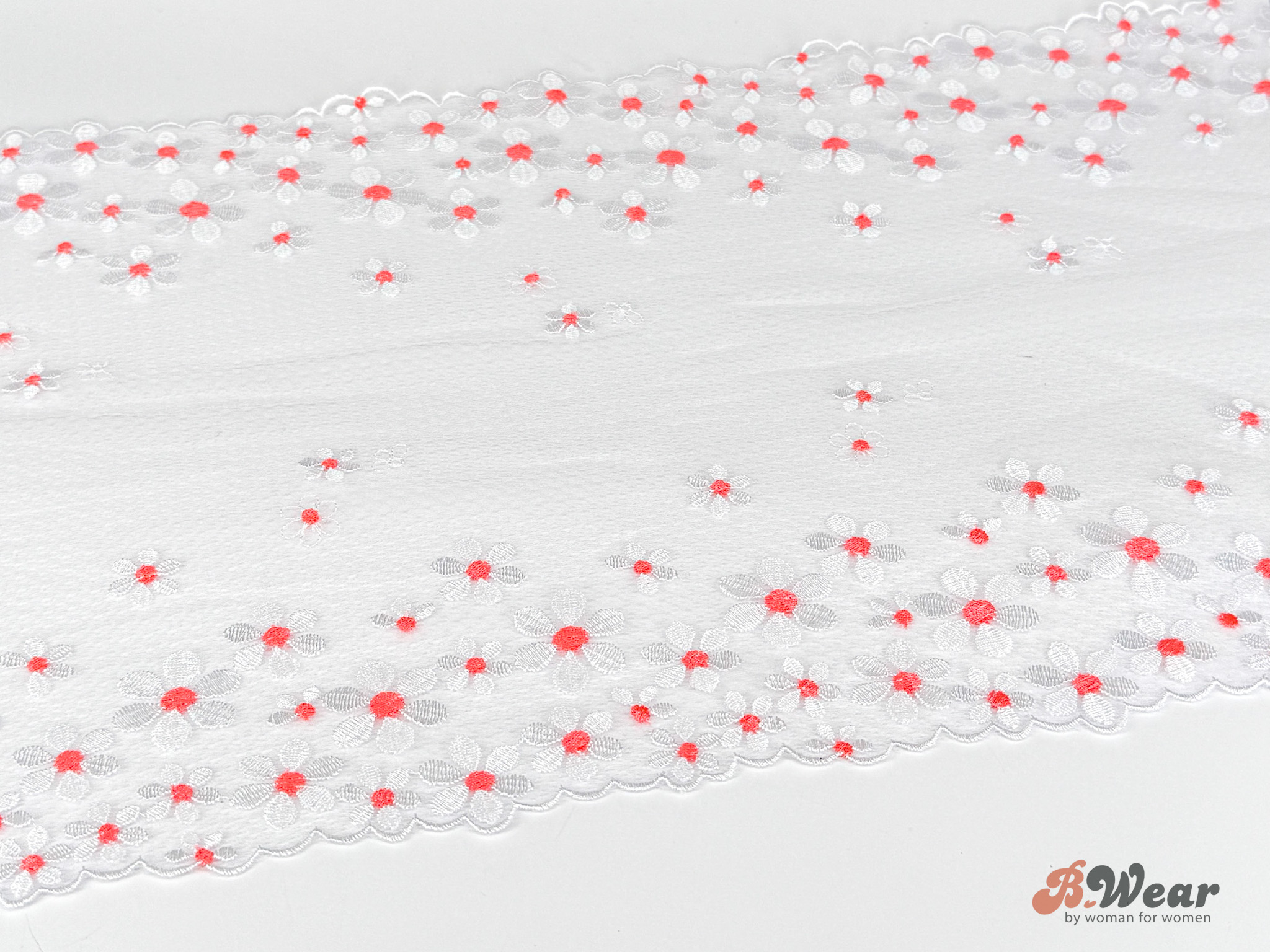 Vit stum spets med broderade blommor - 30 cm