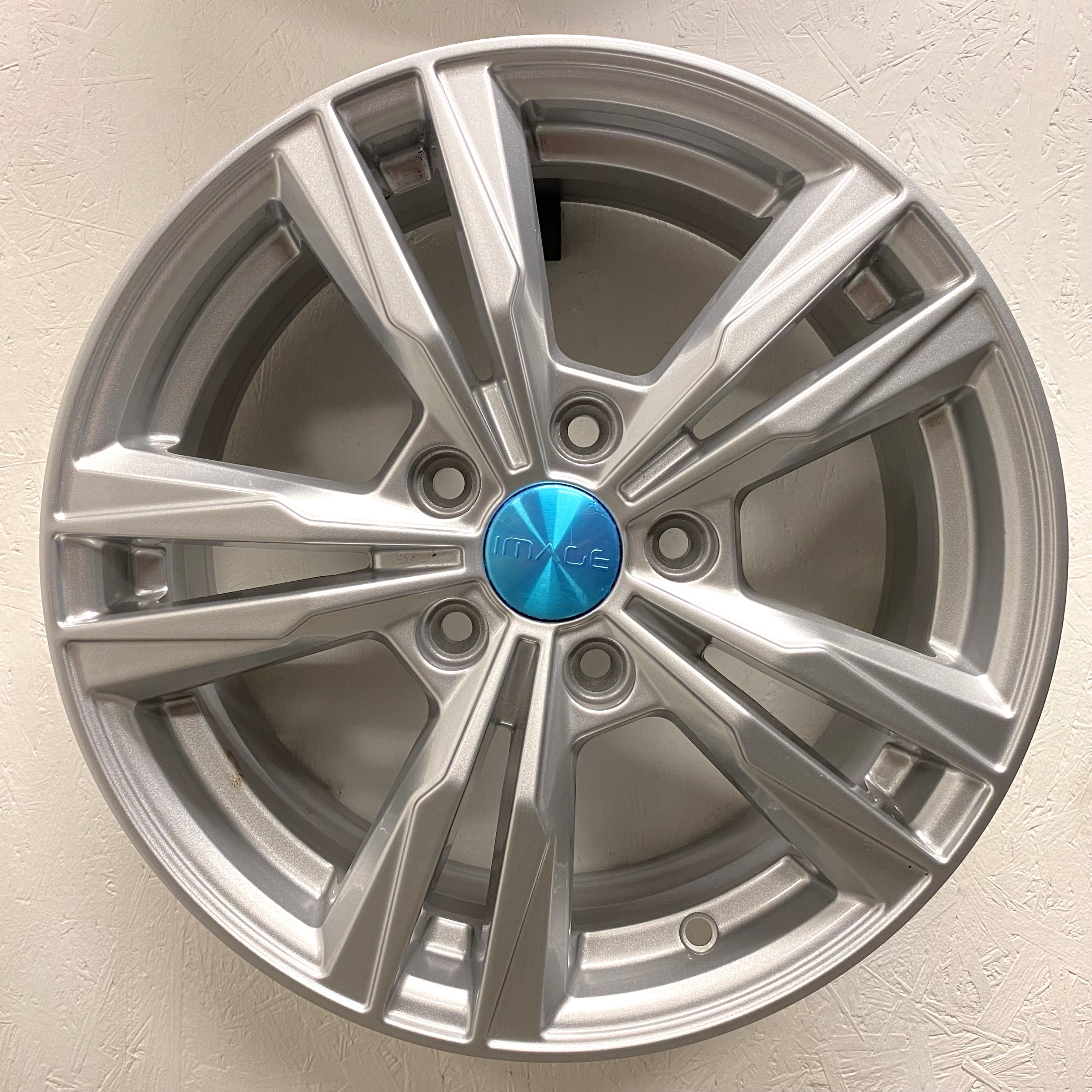 BEGAGNAT (NYA) | 4 st | 16" ALUFÄLGAR Elite Wheels Dynamic Arrow | 5x114.3 6.5x16 ET50 67.1 - Se skada - 2