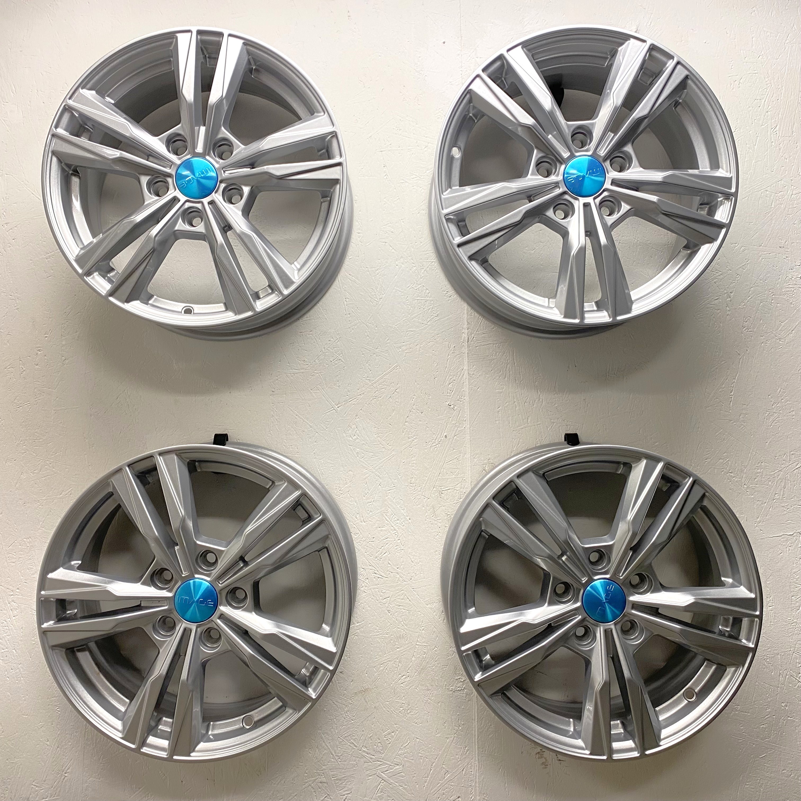 BEGAGNAT (NYA) | 4 st | 16" ALUFÄLGAR Elite Wheels Dynamic Arrow | 5x114.3 6.5x16 ET50 67.1 - Se skada