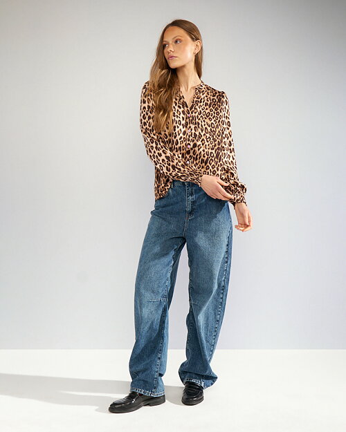 Blus Lorena v-ringad leopardmönstrad beige/brun - 5