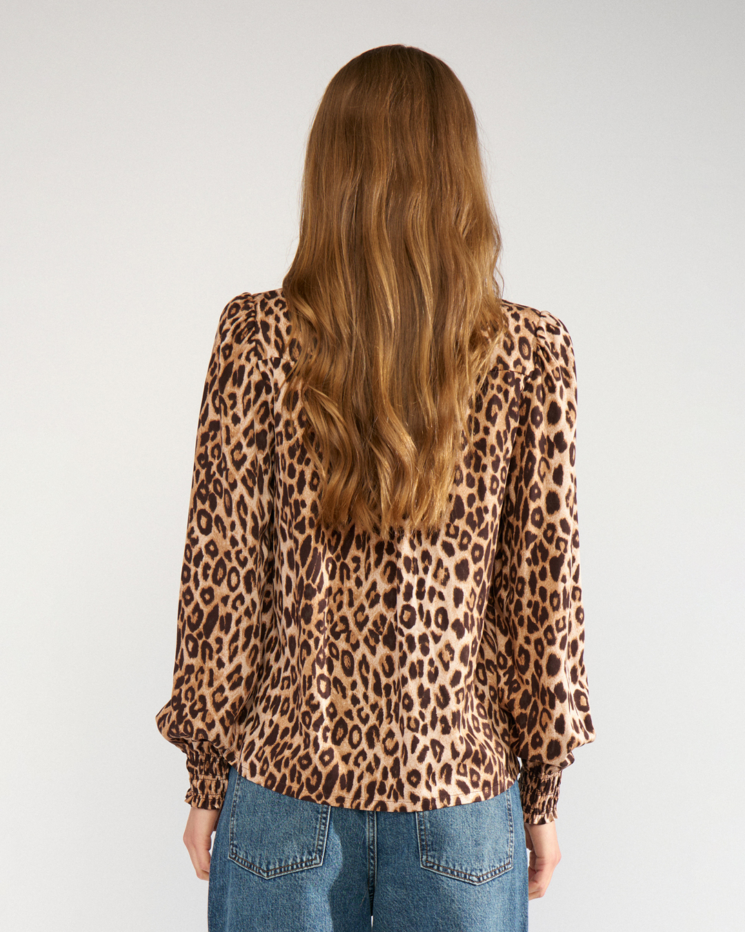 Blus Lorena v-ringad leopardmönstrad beige/brun - 2