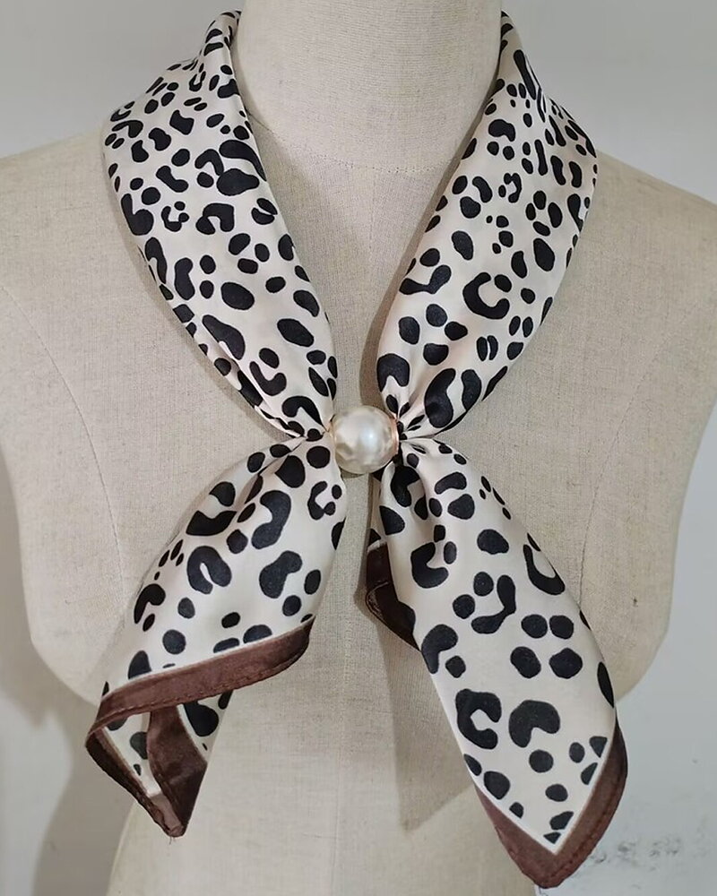 Scarf Aliki med magnet leopardmönstrad beige/svart brun rand