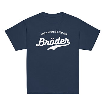 T-shirt för barn i klassisk modell med trycket ”Bröder – ingen annan är som oss” i vitt på bröstet. Finns i storlekarna 110/116–158/164. Material: 100 % bomull.