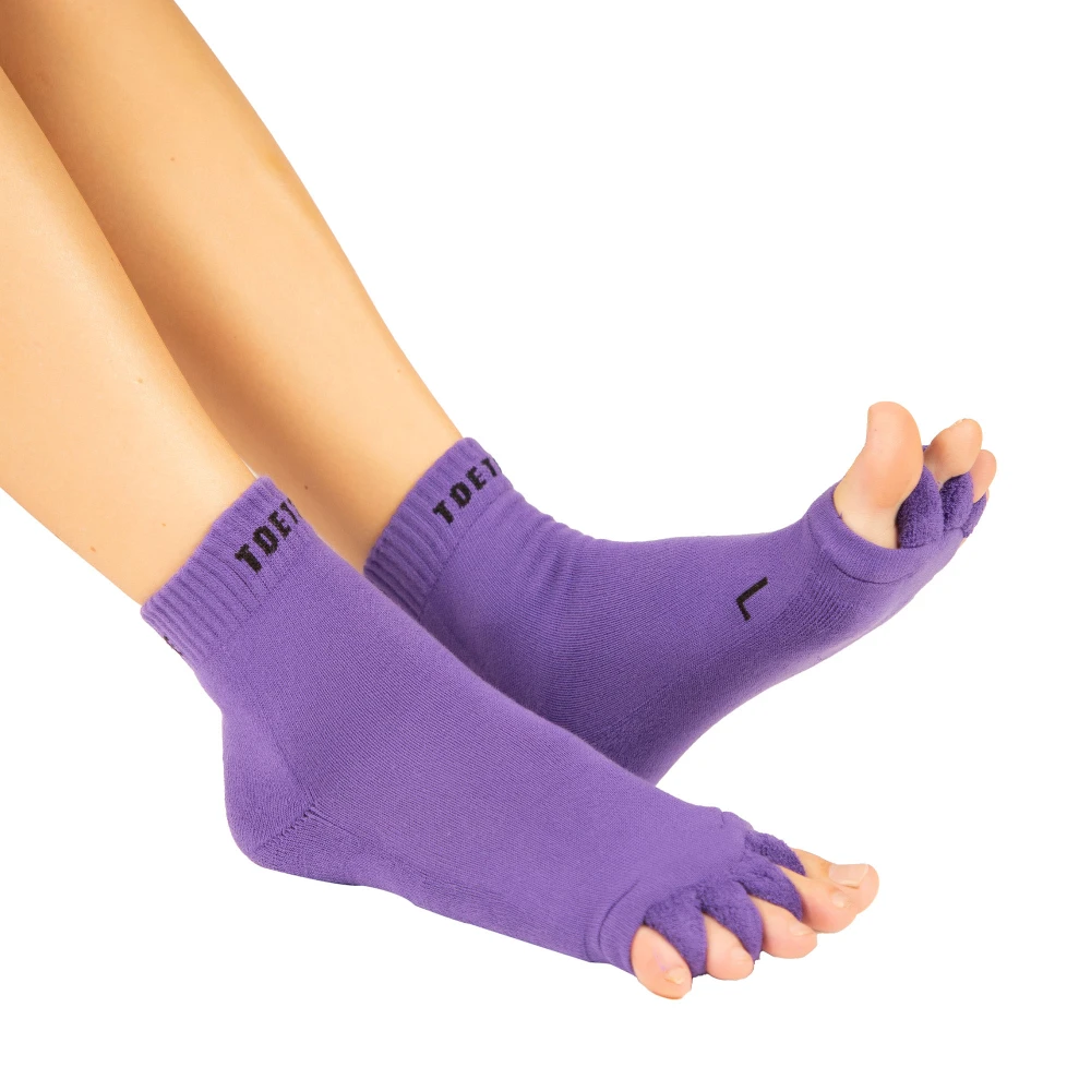 Lila strumpor med  Tåseparerare | ToeToe Health - 3