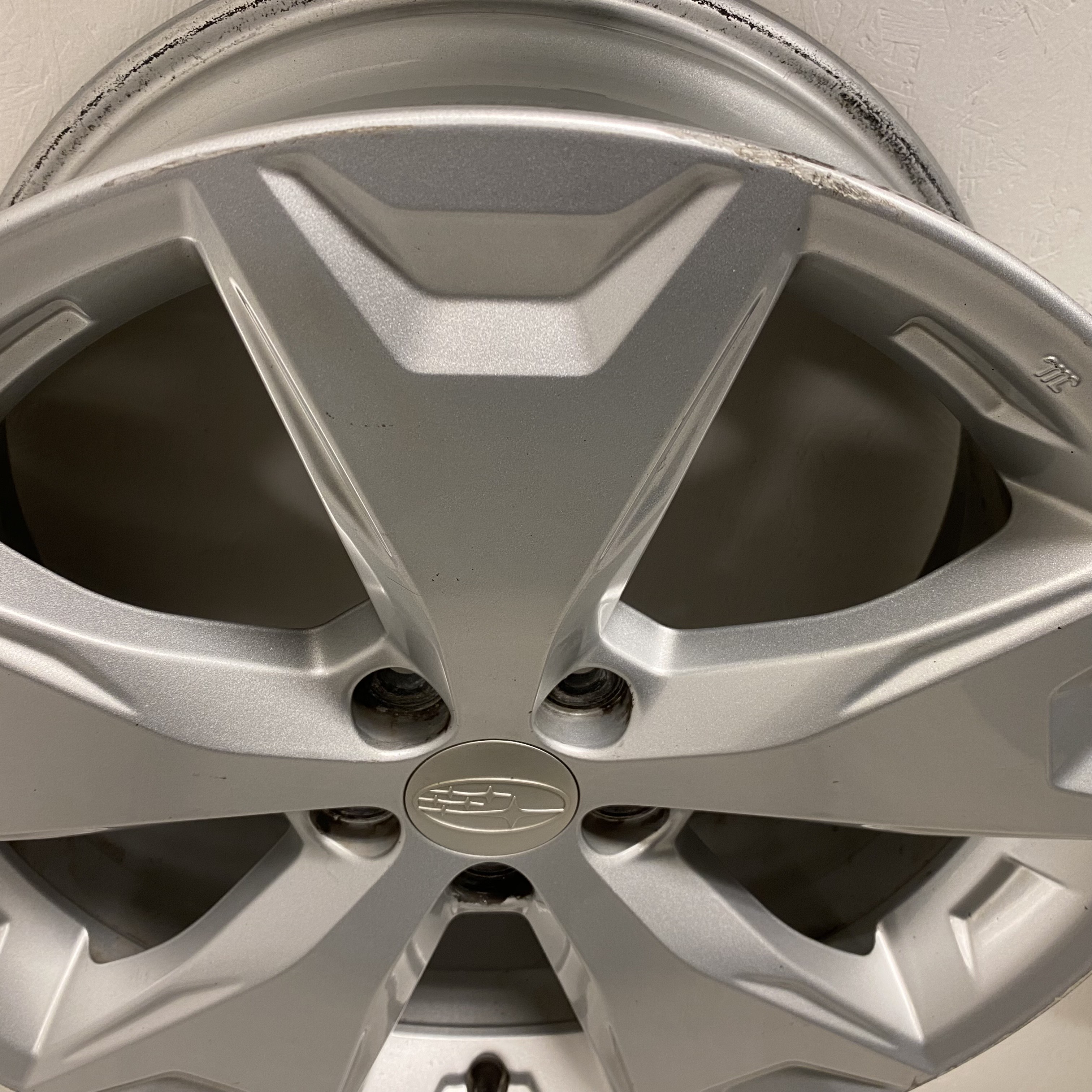 BEGAGNAT | 4 st | 17" ALUFÄLGAR SUBARU FORESTER TPMS S01701 | 5x100 7x17 ET48 56.1 - 4