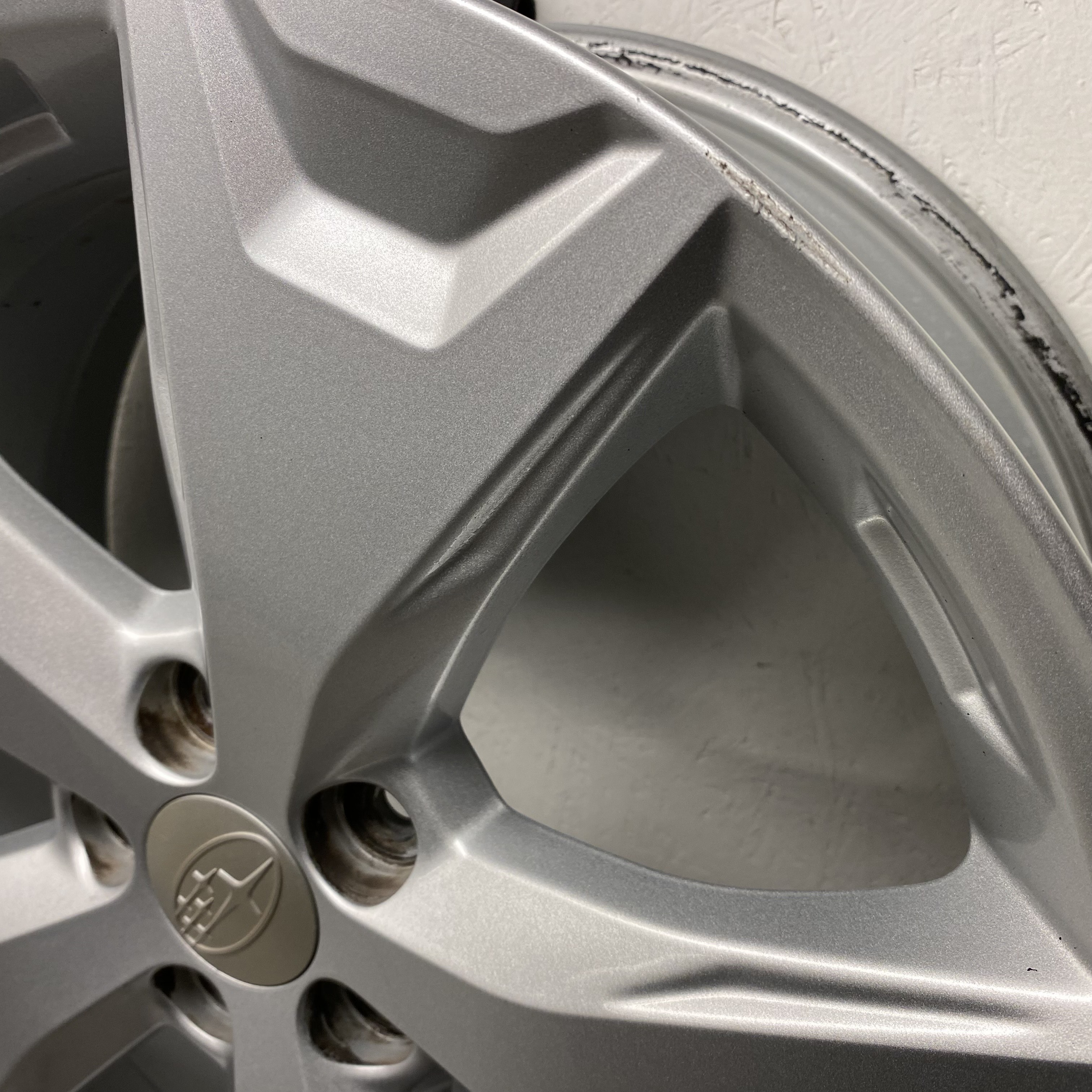 BEGAGNAT | 4 st | 17" ALUFÄLGAR SUBARU FORESTER TPMS S01701 | 5x100 7x17 ET48 56.1 - 12