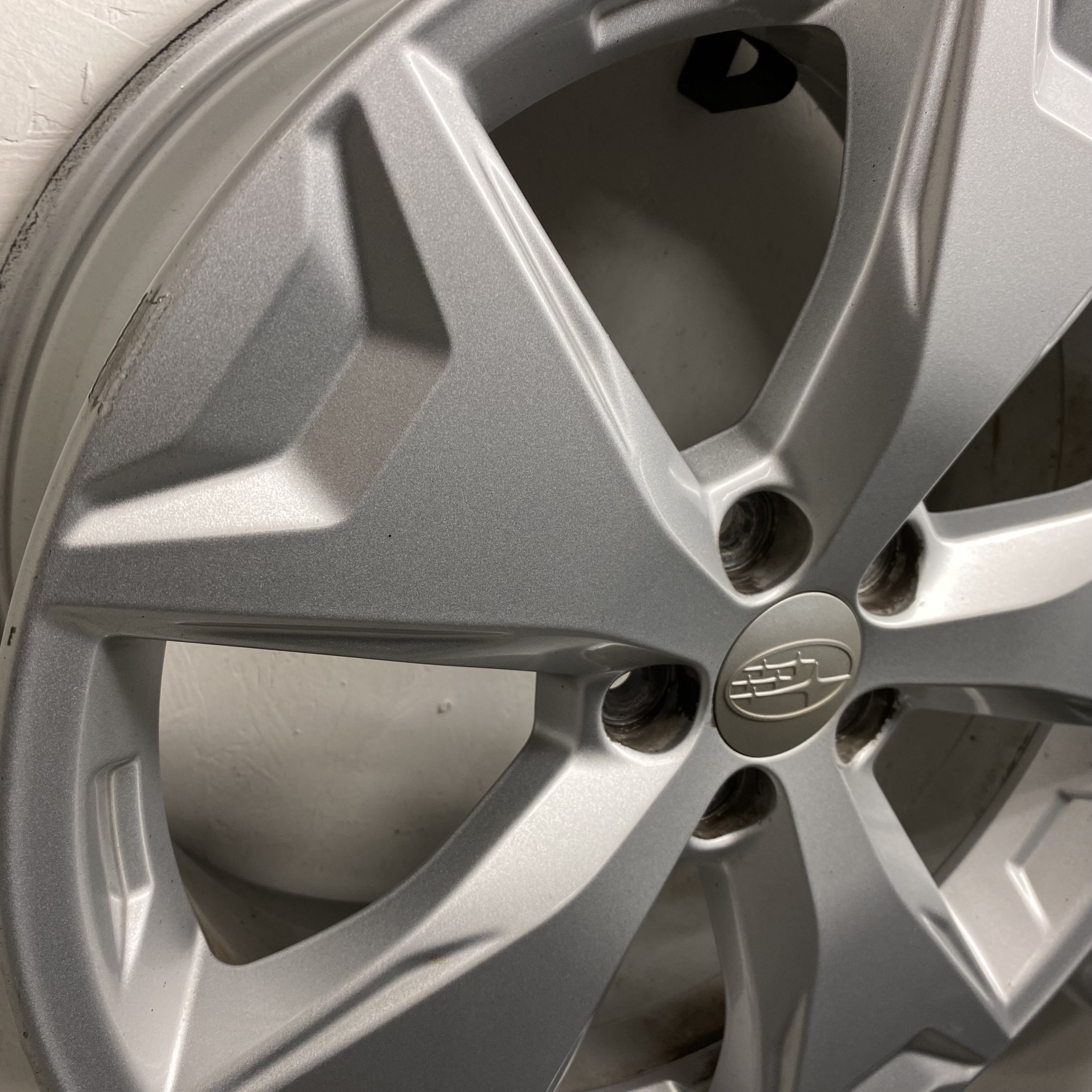 BEGAGNAT | 4 st | 17" ALUFÄLGAR SUBARU FORESTER TPMS S01701 | 5x100 7x17 ET48 56.1 - 10