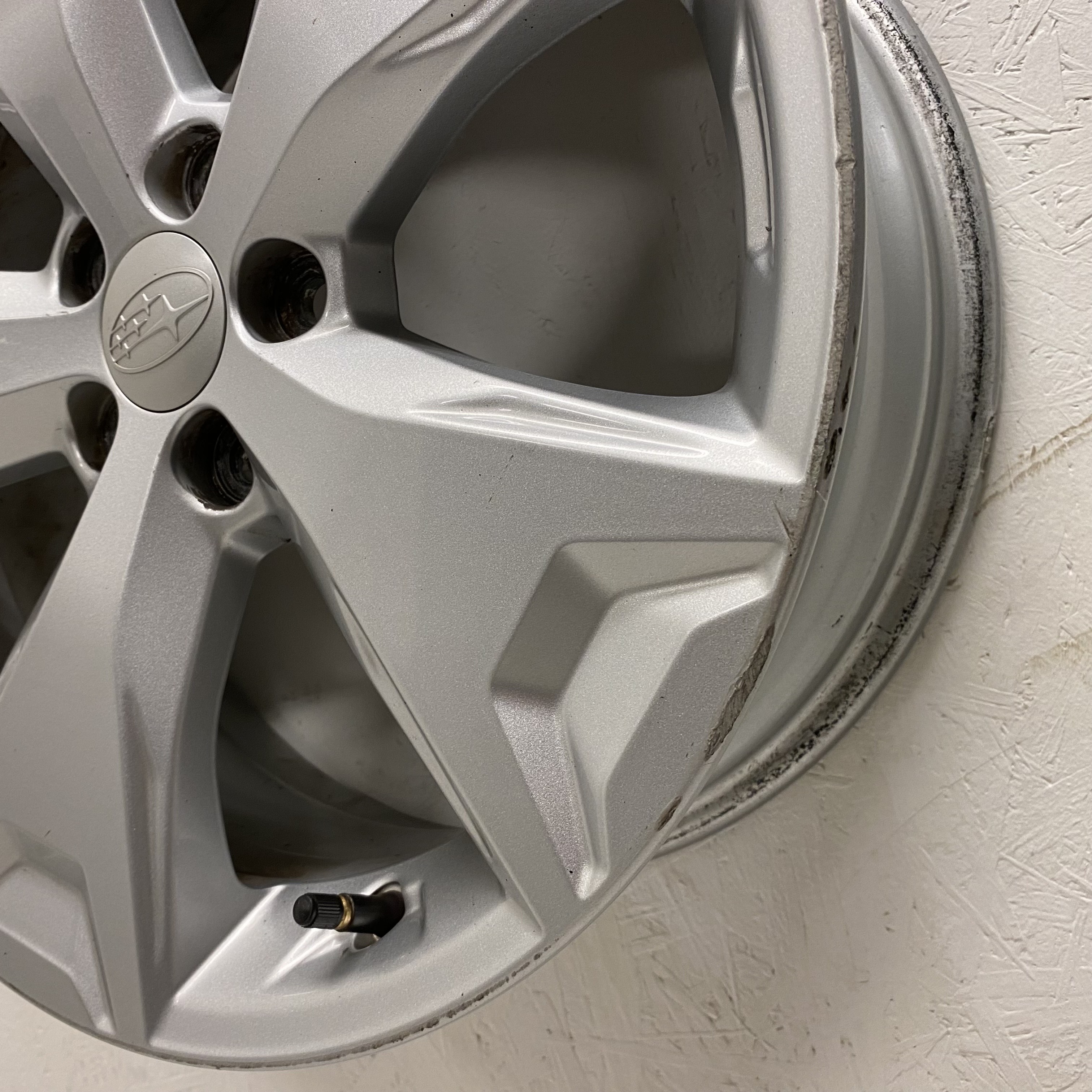BEGAGNAT | 4 st | 17" ALUFÄLGAR SUBARU FORESTER TPMS S01701 | 5x100 7x17 ET48 56.1 - 3