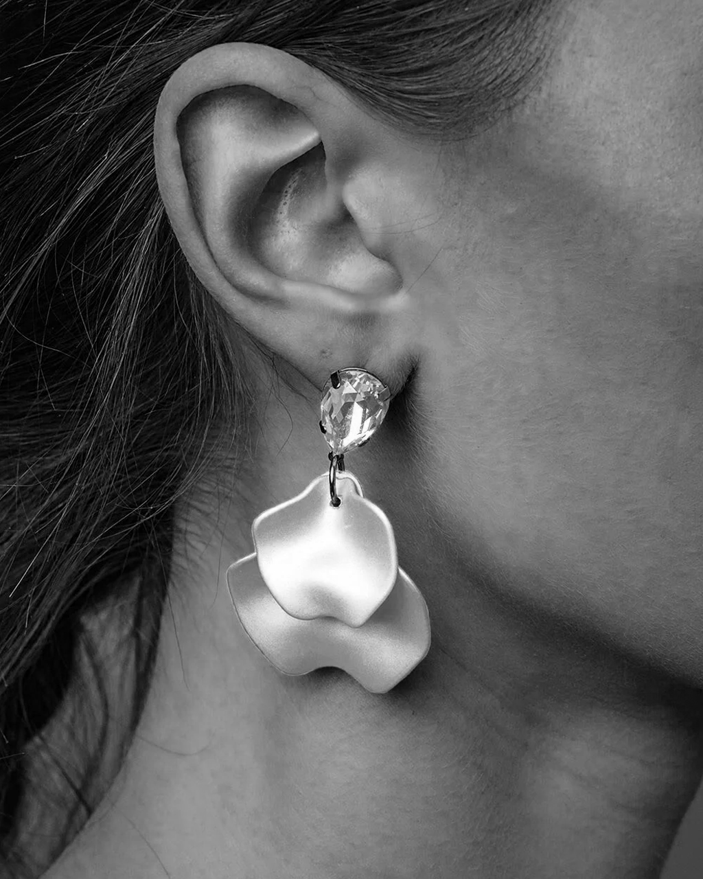 BOW19 Leaf Earrings Cz Nougat - 2