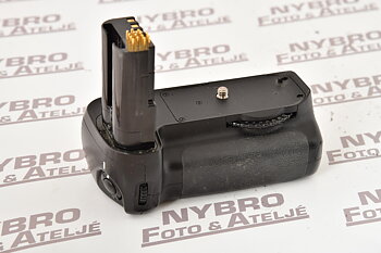 Nikon MB-D80