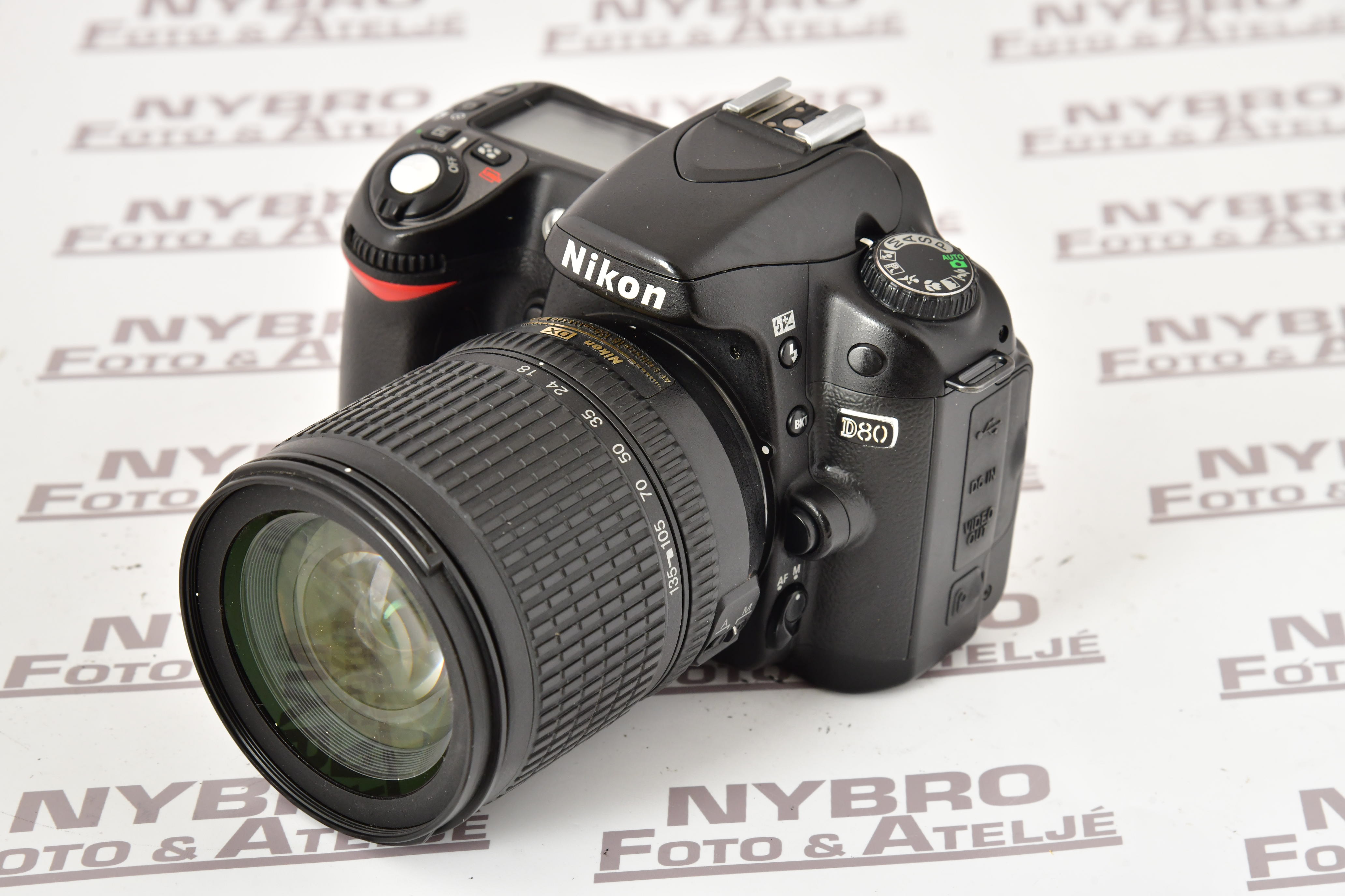 Nikon D80 + AF-s 18-135 / 3,5-5,6 ED   DX