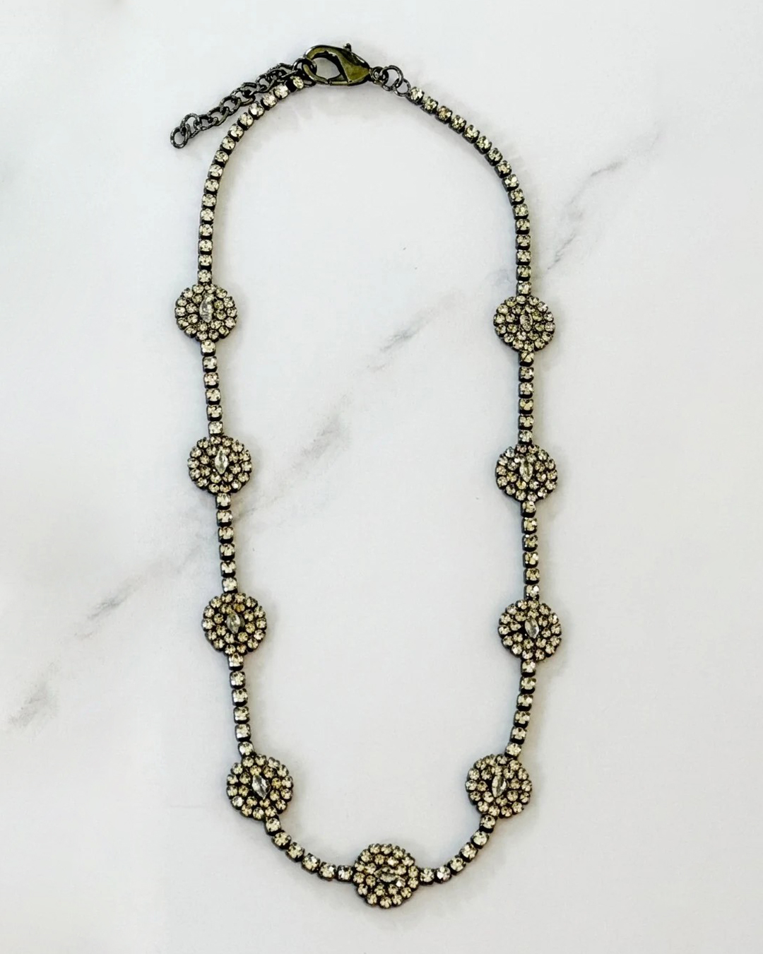 Halsband med strass i diamantdesign - 2